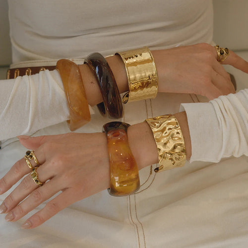 Acrylic transparant bangle