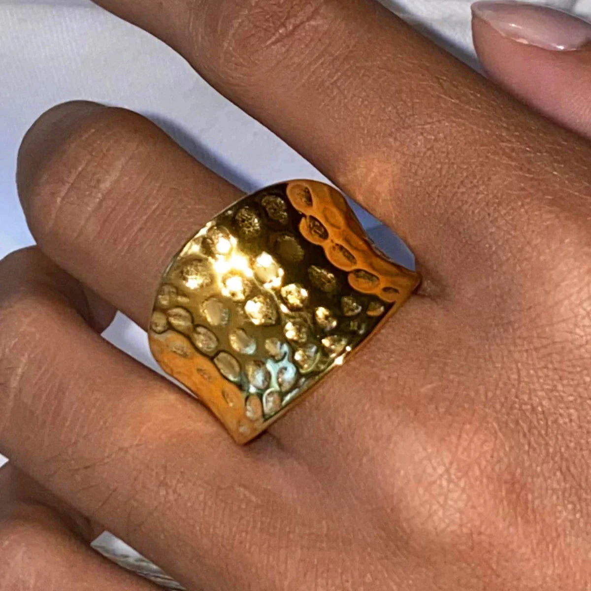 Holed strucked ring