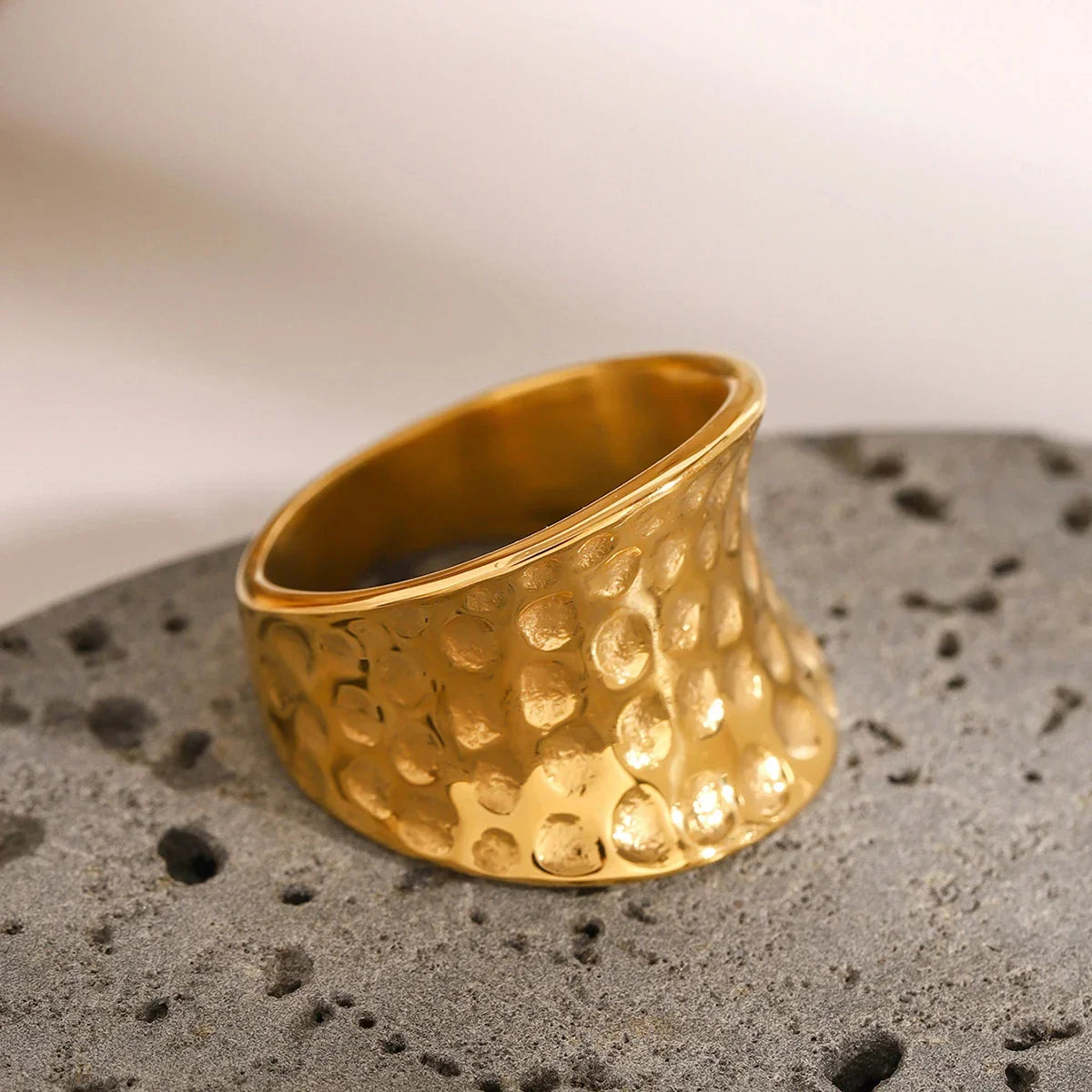 Holed strucked ring