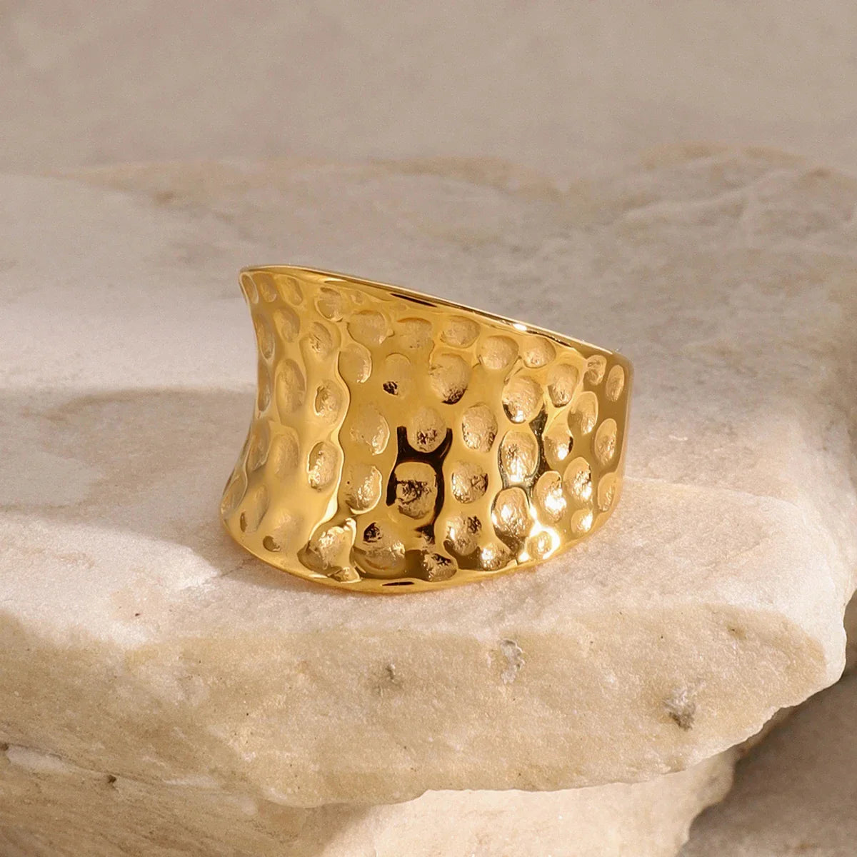 Holed strucked ring