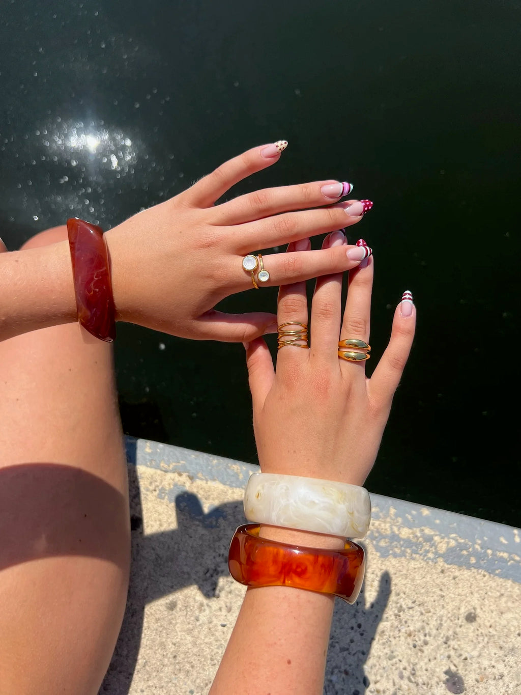 Spiral stoned ring
