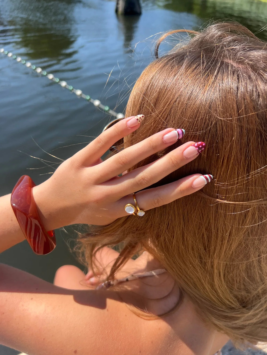 Spiral stoned ring