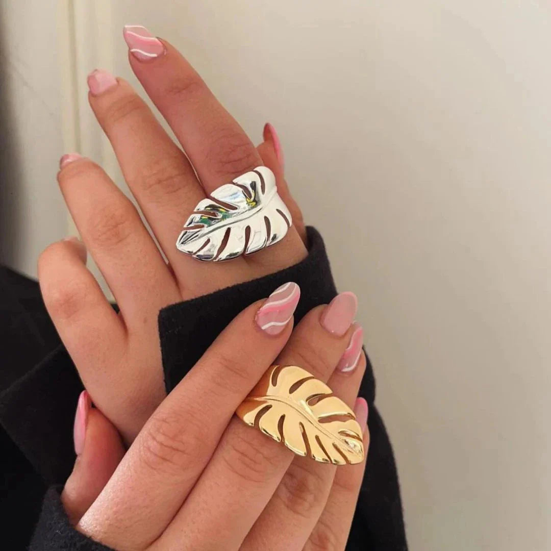 Leafed ring