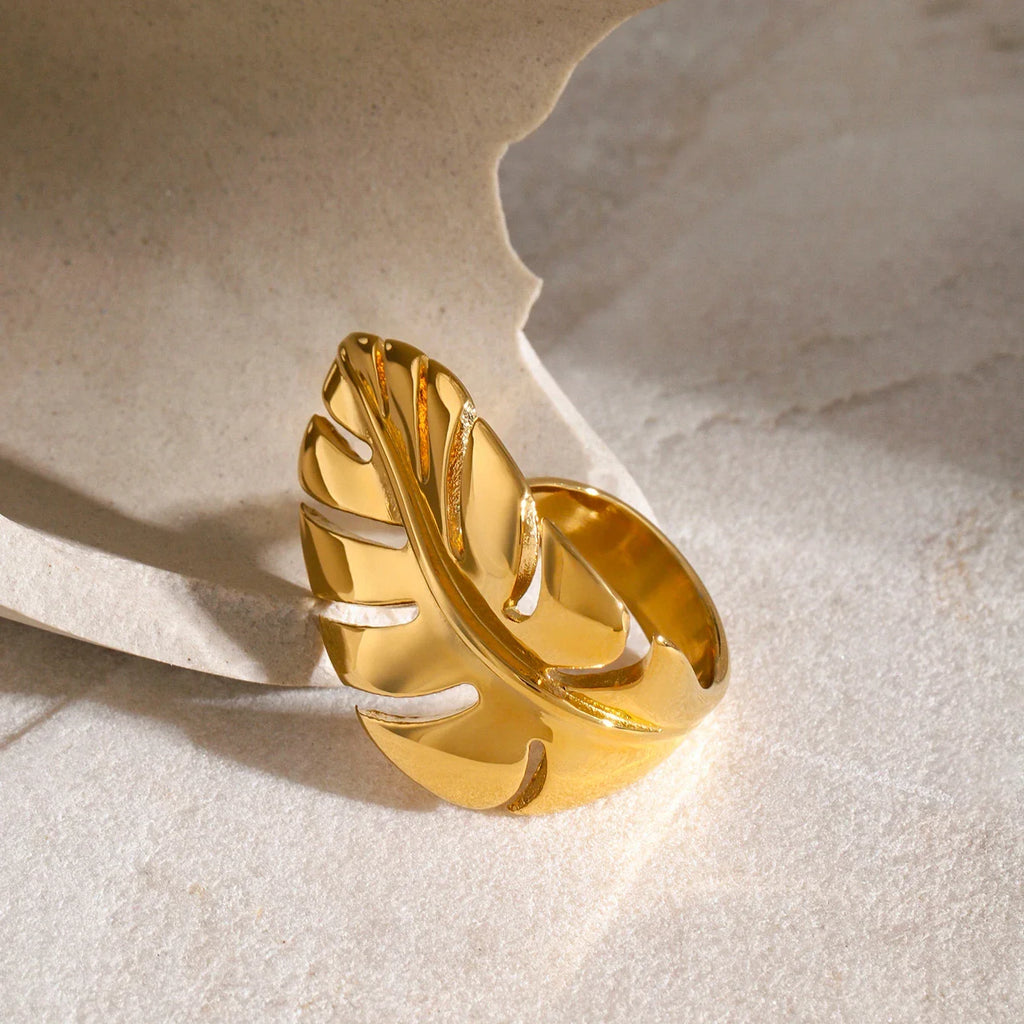 Leafed ring