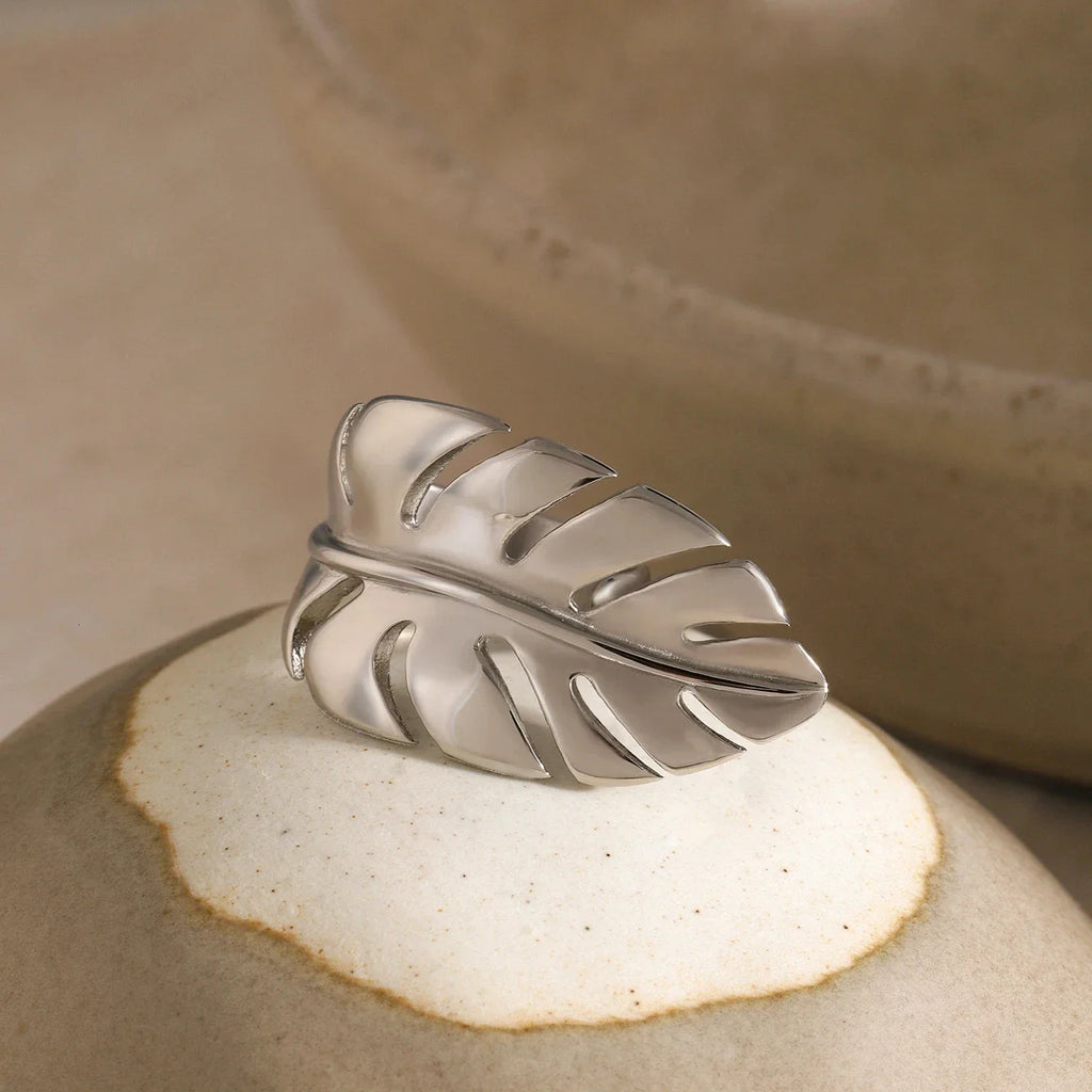 Leafed ring